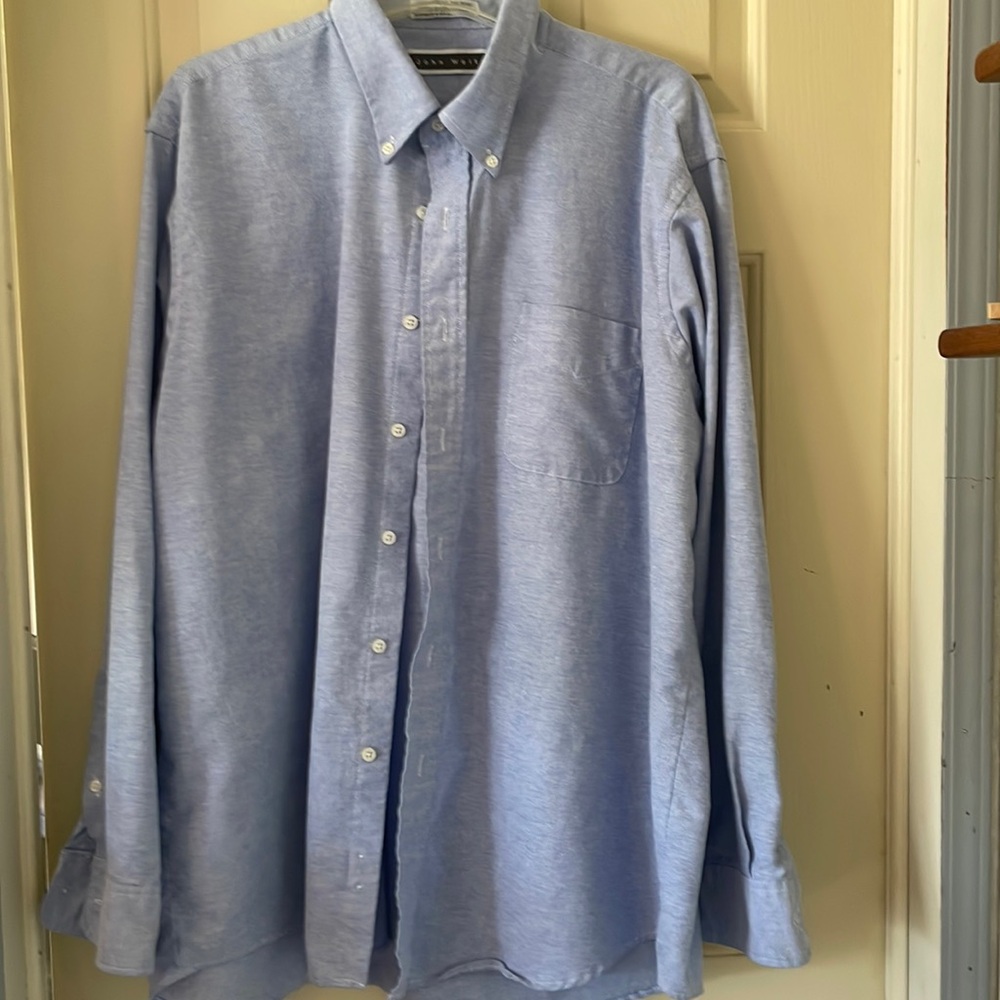 Men’s Neck size 17.5 Light Blue John Weitz Button Down Shirt